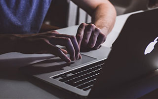 中青报：中国足球到紧要关头 12强赛需特谢拉加码